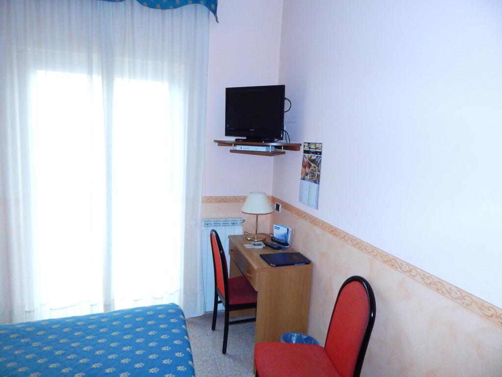 Hotel Torre Antica Loano Pokój zdjęcie