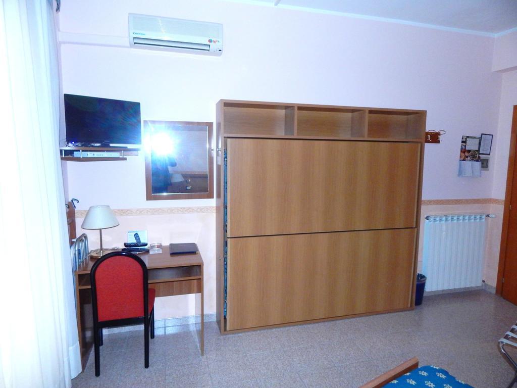Hotel Torre Antica Loano Pokój zdjęcie