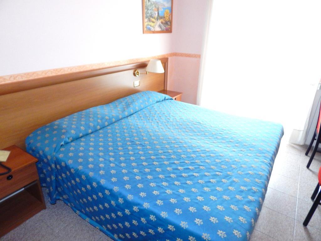 Hotel Torre Antica Loano Pokój zdjęcie